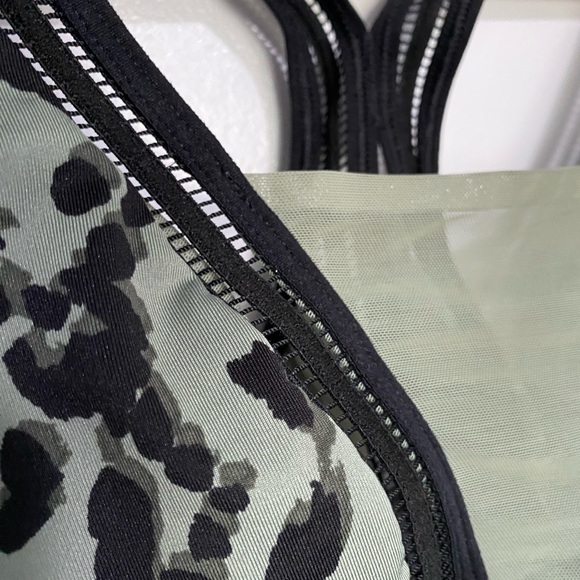 VICTORIA’S SECRET Black Green Cheetah Low Impac Sport Bra Yoga Workout Sz L - Picture 12 of 12